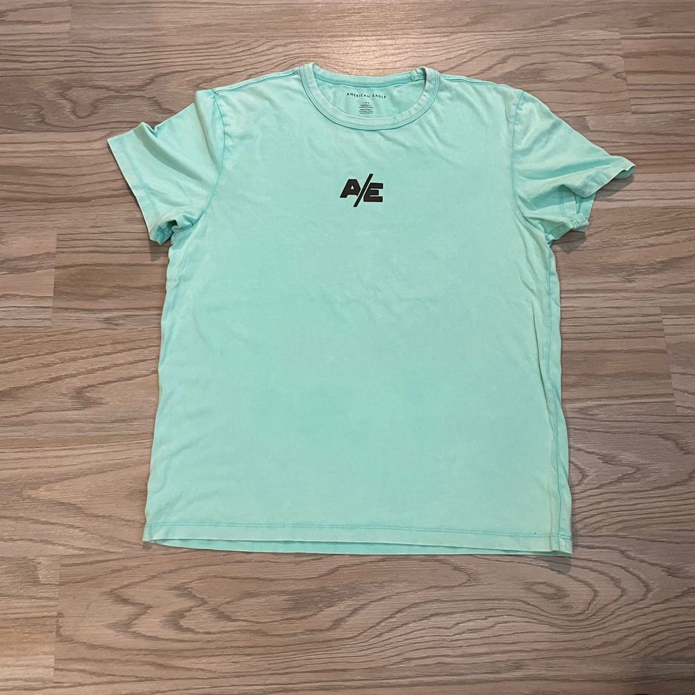 American Eagle T Shirt
